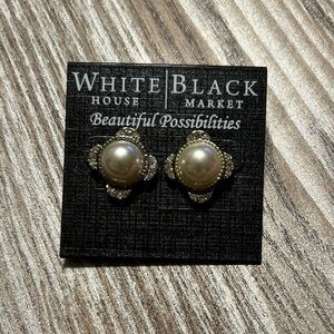 Gold and pearl earrings